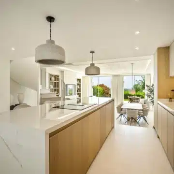 Exceptional frontline golf townhouse with panoramic views in La Quinta, Benahavís Picture 11