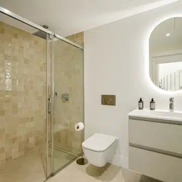 Exceptional frontline golf townhouse with panoramic views in La Quinta, Benahavís Picture 17