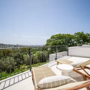 Exceptional frontline golf townhouse with panoramic views in La Quinta, Benahavís Picture 35