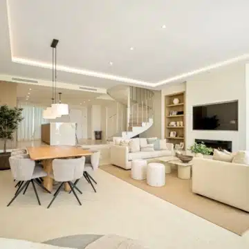 Exceptional frontline golf townhouse with panoramic views in La Quinta, Benahavís Picture 8