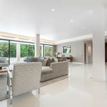 Stunning villa located in the prestigious and highly sought-after El Herrojo, Benahavís Picture 14