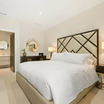 Contemporary villa designed for modern living in La Quinta, Benahavis Picture 3