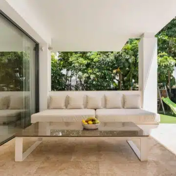 Stunning villa located in the prestigious and highly sought-after El Herrojo, Benahavís Picture 22