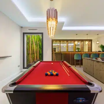 Contemporary villa designed for modern living in La Quinta, Benahavis Picture 17