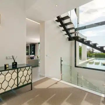 Contemporary villa designed for modern living in La Quinta, Benahavis Picture 18