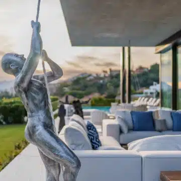 Extraordinary villa with stunning views in the prestigious La Quinta, Benahavis Picture 25