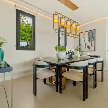 Contemporary villa designed for modern living in La Quinta, Benahavis Picture 5