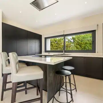 Contemporary villa designed for modern living in La Quinta, Benahavis Picture 20