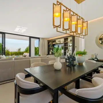 Contemporary villa designed for modern living in La Quinta, Benahavis Picture 22