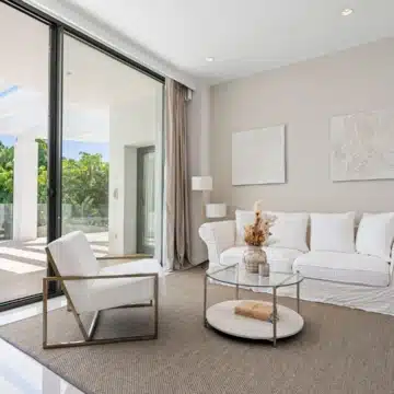 Stunning villa located in the prestigious and highly sought-after El Herrojo, Benahavís Picture 4