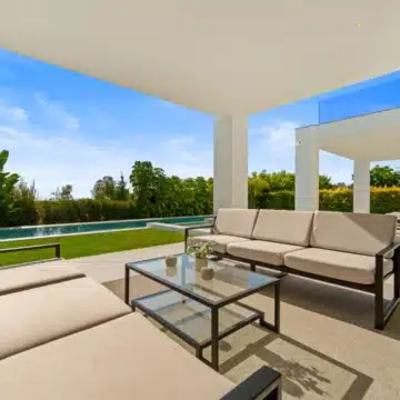 Contemporary villa designed for modern living in La Quinta, Benahavis Picture 27