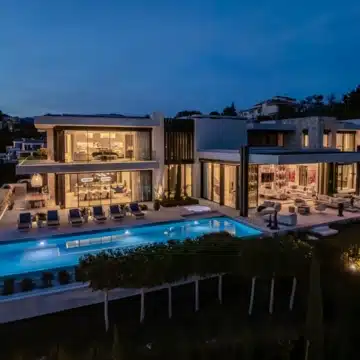 Extraordinary villa with stunning views in the prestigious La Quinta, Benahavis Picture 47