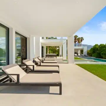 Contemporary villa designed for modern living in La Quinta, Benahavis Picture 30