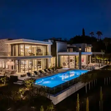 Extraordinary villa with stunning views in the prestigious La Quinta, Benahavis Picture 49