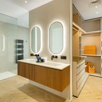 Exceptional frontline golf 5-bedroom villa in El Herrojo, Benahavis Picture 26