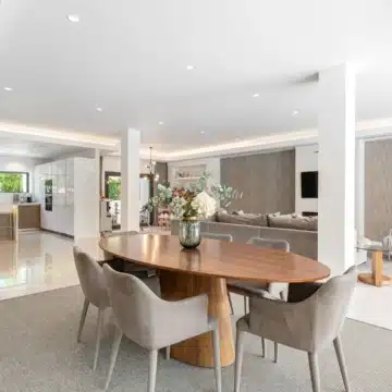 Stunning villa located in the prestigious and highly sought-after El Herrojo, Benahavís Picture 1