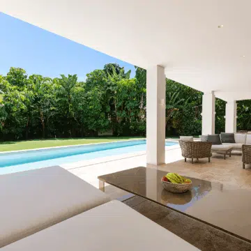 Stunning villa located in the prestigious and highly sought-after El Herrojo, Benahavís Picture 21