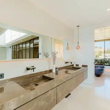 Extraordinary villa with stunning views in the prestigious La Quinta, Benahavis Picture 26