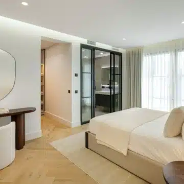 Exceptional frontline golf 5-bedroom villa in El Herrojo, Benahavis Picture 29