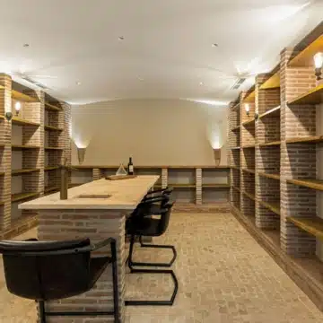 Stunning villa located in the prestigious and highly sought-after El Herrojo, Benahavís Picture 45