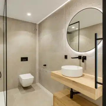 Exceptional frontline golf 5-bedroom villa in El Herrojo, Benahavis Picture 31