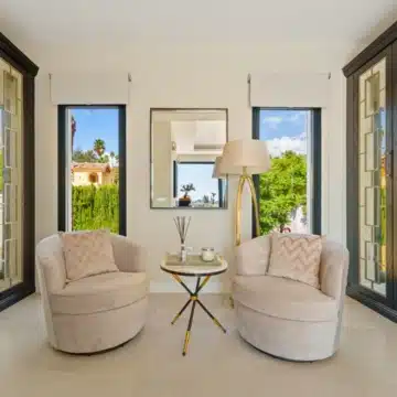 Contemporary villa designed for modern living in La Quinta, Benahavis Picture 4