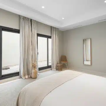 Stunning villa located in the prestigious and highly sought-after El Herrojo, Benahavís Picture 40