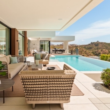 Modern six-bedroom villa situated in the gated community of Lomas de La Quinta, Benahavis Picture 43