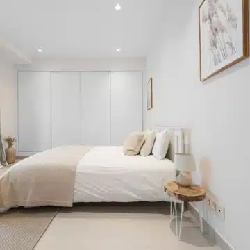 Stunning villa located in the prestigious and highly sought-after El Herrojo, Benahavís Picture 34