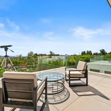 Contemporary villa designed for modern living in La Quinta, Benahavis Picture 41