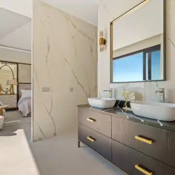 Contemporary villa designed for modern living in La Quinta, Benahavis Picture 44