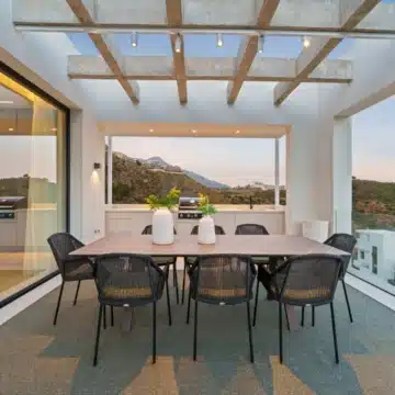 Modern six-bedroom villa situated in the gated community of Lomas de La Quinta, Benahavis Picture 50