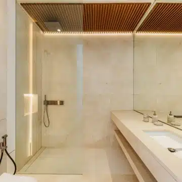 Extraordinary villa with stunning views in the prestigious La Quinta, Benahavis Picture 35