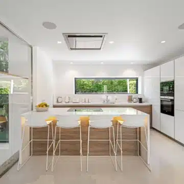 Stunning villa located in the prestigious and highly sought-after El Herrojo, Benahavís Picture 10