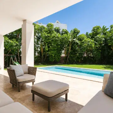 Stunning villa located in the prestigious and highly sought-after El Herrojo, Benahavís Picture 8