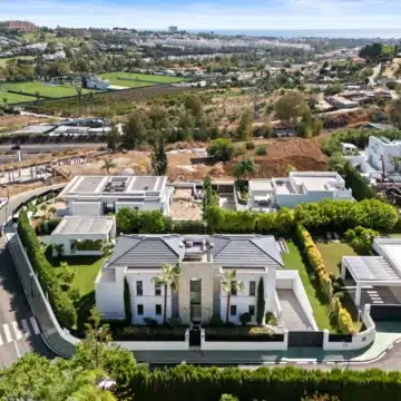 Contemporary villa designed for modern living in La Quinta, Benahavis Picture 50