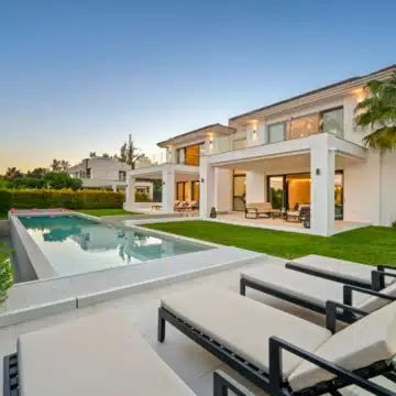 Contemporary villa designed for modern living in La Quinta, Benahavis Picture 51