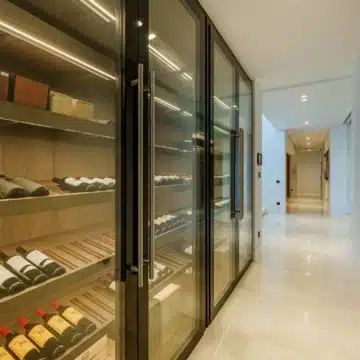 Extraordinary villa with stunning views in the prestigious La Quinta, Benahavis Picture 37