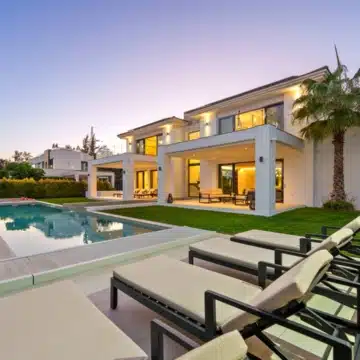 Contemporary villa designed for modern living in La Quinta, Benahavis Picture 55