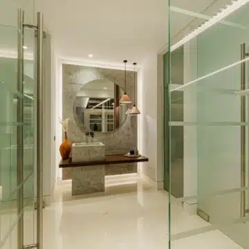 Extraordinary villa with stunning views in the prestigious La Quinta, Benahavis Picture 54