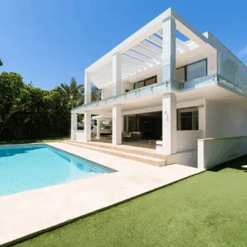 Stunning villa located in the prestigious and highly sought-after El Herrojo, Benahavís Picture 47