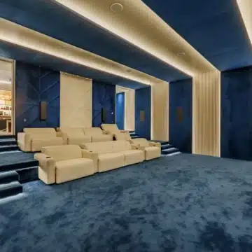 Extraordinary villa with stunning views in the prestigious La Quinta, Benahavis Picture 61