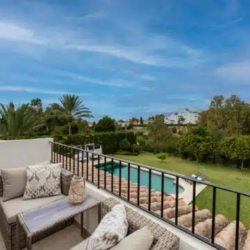 Contemporary villa in the residential neighbourhood of Monte Biarritz, Estepona Picture 17