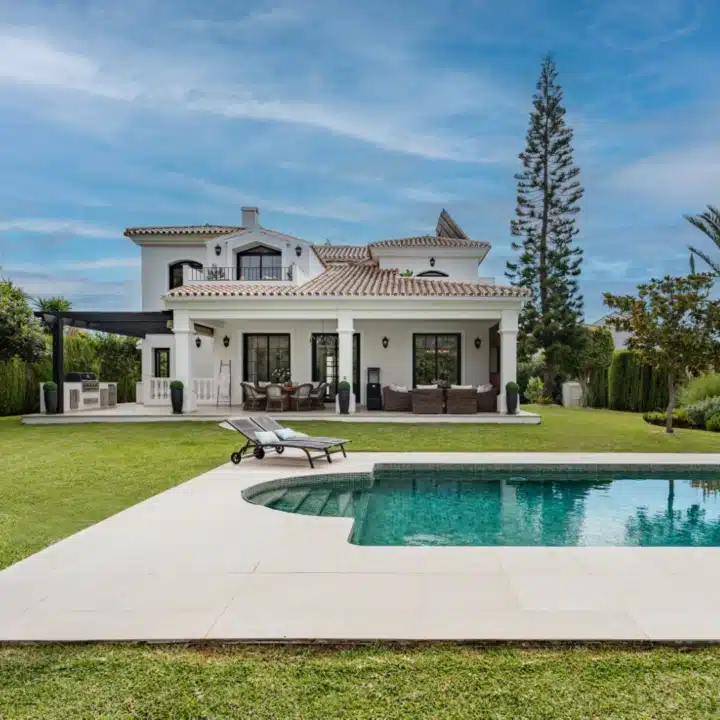 Contemporary villa in the residential neighbourhood of Monte Biarritz, Estepona Picture