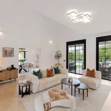 Contemporary villa in the residential neighbourhood of Monte Biarritz, Estepona Picture 0