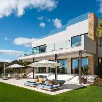 New built villa of 5 bedrooms with breathtaking sea views in Marbella Hill Club, Marbella Picture 4