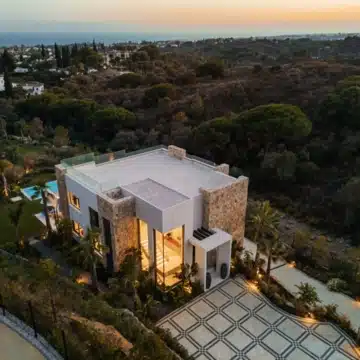 New built villa of 5 bedrooms with breathtaking sea views in Marbella Hill Club, Marbella Picture 28