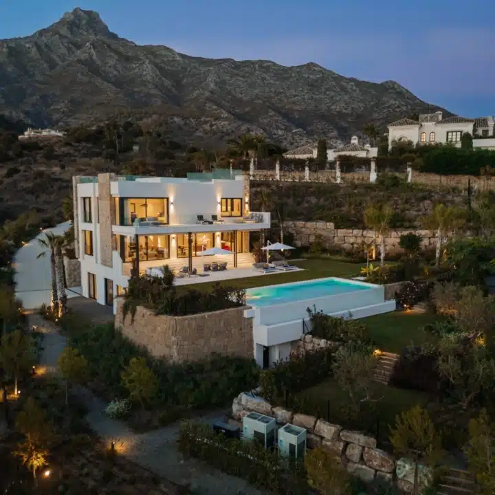 New built villa of 5 bedrooms with breathtaking sea views in Marbella Hill Club, Marbella Picture
