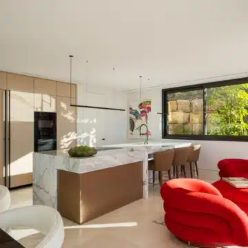 New built villa of 5 bedrooms with breathtaking sea views in Marbella Hill Club, Marbella Picture 11