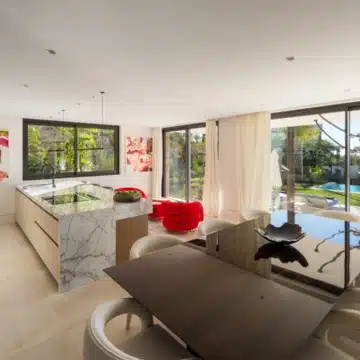 New built villa of 5 bedrooms with breathtaking sea views in Marbella Hill Club, Marbella Picture 6